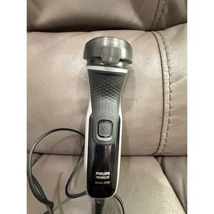 Philips Norelco Series 2000 Electric Rotary Shaver S1211 Black Silver with Cord